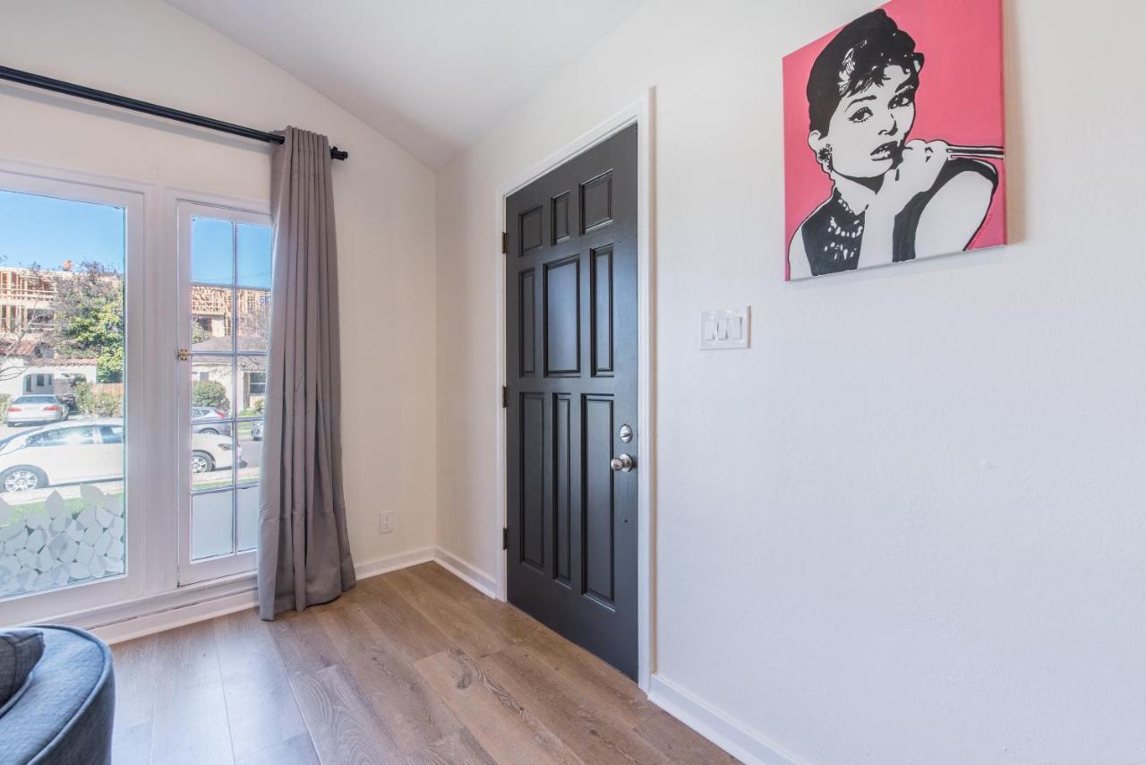 Luxurious Studio City Home Лос-Анджелес Экстерьер фото